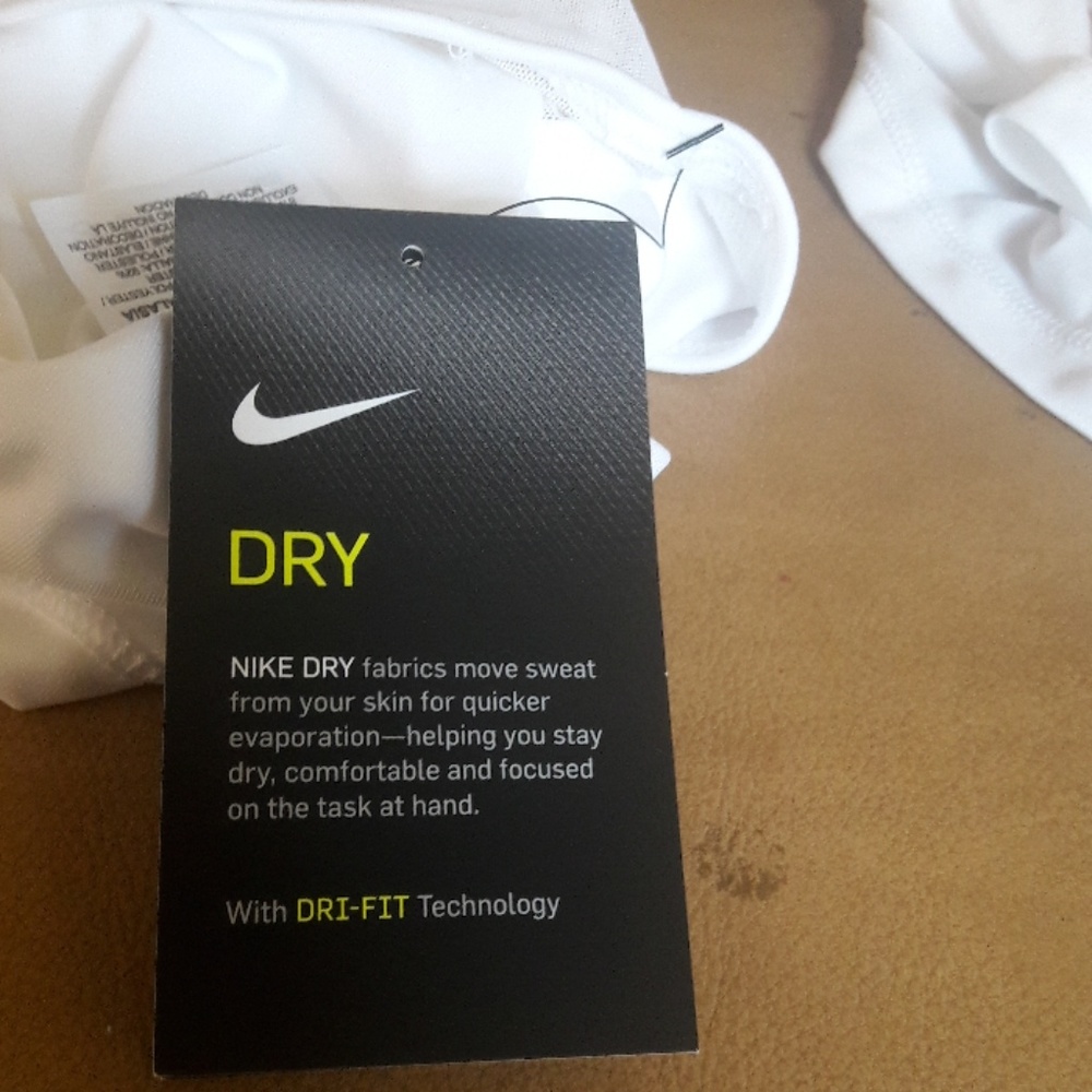 Brand New Nike Dry - Picture 5 of 6